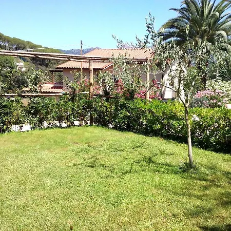 Graziosa Di Naregno A 400 Mt Dal Mare, Bel Giardino, Posto Auto E Aria Condizionata * Capoliveri (Isola d'Elba)