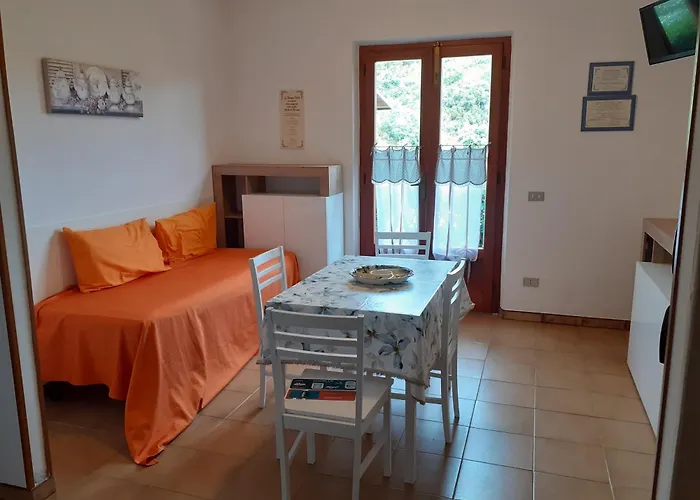 Graziosa Di Naregno A 400 Mt Dal Mare, Bel Giardino, Posto Auto E Aria Condizionata * Capoliveri