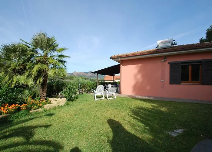 Graziosa Di Naregno A 400 Mt Dal Mare, Bel Giardino, Posto Auto E Aria Condizionata Nyaraló